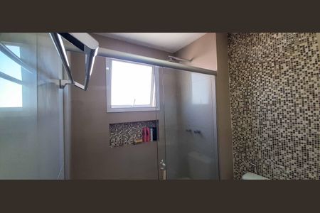 Apartamento à venda com 74m², 3 quartos e 1 vaga Apartamento à venda com 74m², 3 quartos e 1 vagaBanheiro da Suíte