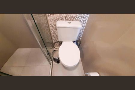 Apartamento à venda com 74m², 3 quartos e 1 vaga Apartamento à venda com 74m², 3 quartos e 1 vagaBanheiro Social