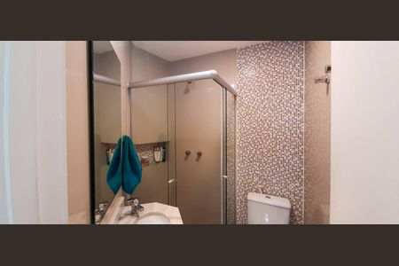 Apartamento à venda com 74m², 3 quartos e 1 vaga Apartamento à venda com 74m², 3 quartos e 1 vagaBanheiro Social