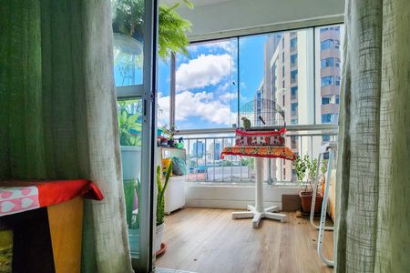 Apartamento à venda com 58m², 2 quartos e 1 vaga Apartamento à venda com 58m², 2 quartos e 1 vagaVaranda