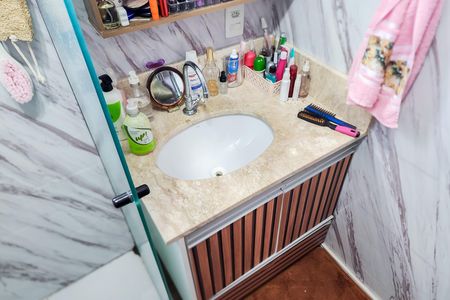 Apartamento à venda com 58m², 2 quartos e 1 vaga Apartamento à venda com 58m², 2 quartos e 1 vagaBanheiro