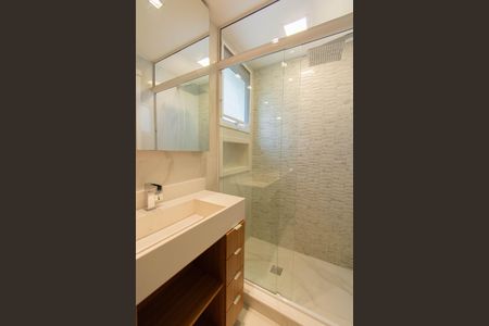 Apartamento para alugar com 76m², 2 quartos e 1 vaga Apartamento para alugar com 76m², 2 quartos e 1 vagaBanheiro da Suíte