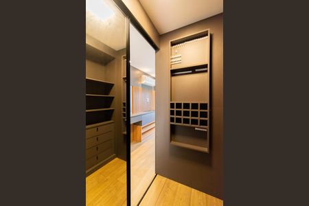 Apartamento para alugar com 76m², 2 quartos e 1 vaga Apartamento para alugar com 76m², 2 quartos e 1 vagaCloset da suíte