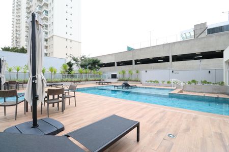 Apartamento à venda com 69m², 1 quarto e 2 vagasÁrea comum - Piscina