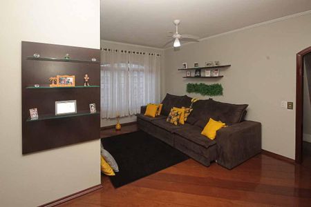 Casa à venda com 450m², 3 quartos e 8 vagasSala 4