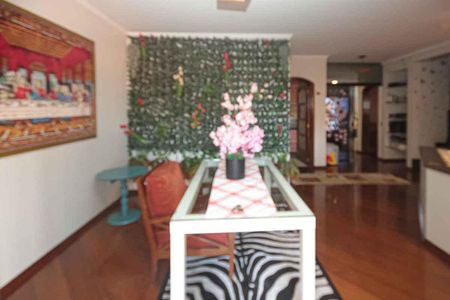 Casa à venda com 450m², 3 quartos e 8 vagasSala 3