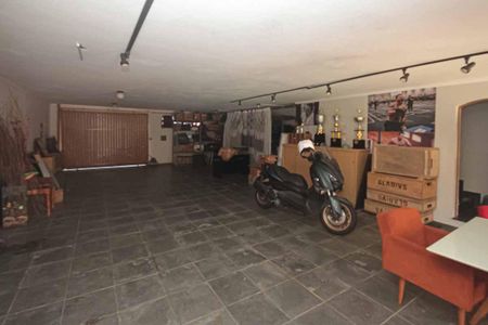 Casa à venda com 450m², 3 quartos e 8 vagasGaragem