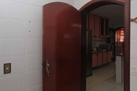 Casa à venda com 450m², 3 quartos e 8 vagasÁrea de Serviço