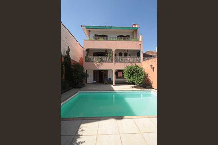 Casa à venda com 450m², 3 quartos e 8 vagasPiscina