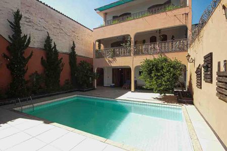 Casa à venda com 450m², 3 quartos e 8 vagasPiscina