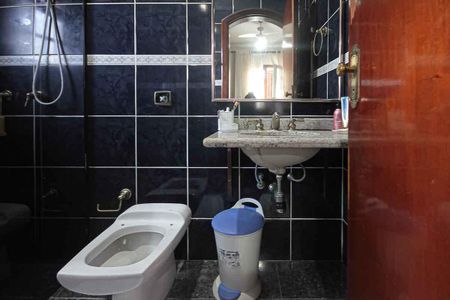 Casa à venda com 450m², 3 quartos e 8 vagasBanheiro da Suíte