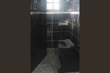 Casa à venda com 450m², 3 quartos e 8 vagasBanheiro da Suíte