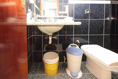 Casa à venda com 450m², 3 quartos e 8 vagasBanheiro Social