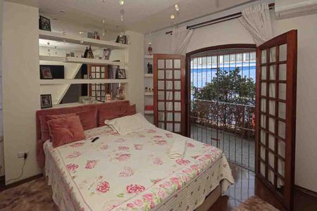 Casa à venda com 450m², 3 quartos e 8 vagasSuíte 2