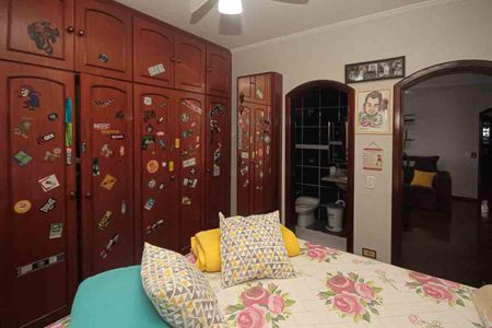 Casa à venda com 450m², 3 quartos e 8 vagasSuíte