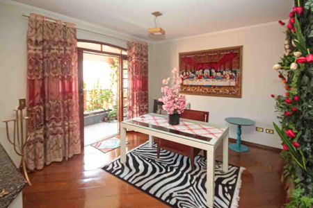 Casa à venda com 450m², 3 quartos e 8 vagasSala 3