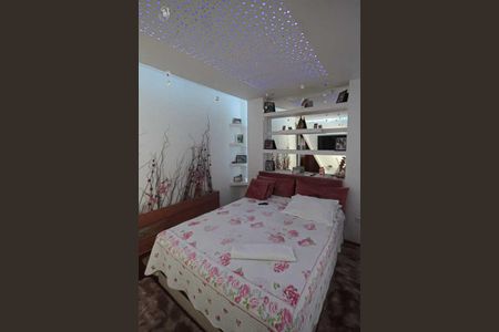 Casa à venda com 450m², 3 quartos e 8 vagasSuíte 2