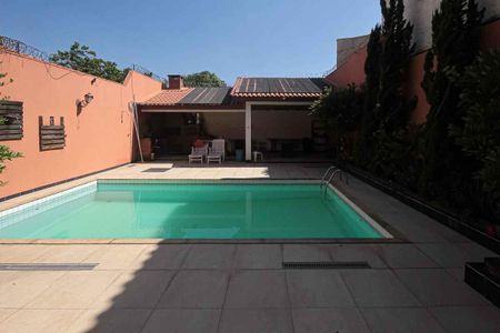 Casa à venda com 450m², 3 quartos e 8 vagasPiscina