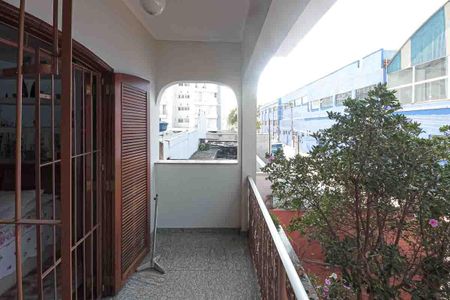 Casa à venda com 450m², 3 quartos e 8 vagasVaranda da Suíte 2