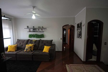 Casa à venda com 450m², 3 quartos e 8 vagasSala 4