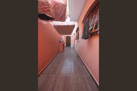 Casa à venda com 450m², 3 quartos e 8 vagasCorredor Lateral