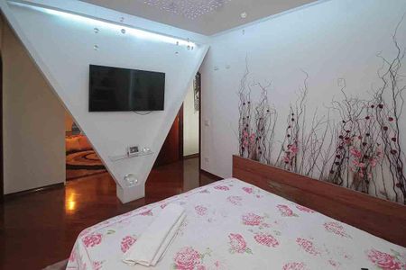 Casa à venda com 450m², 3 quartos e 8 vagasSuíte 2