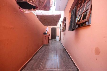 Casa à venda com 450m², 3 quartos e 8 vagasCorredor Lateral