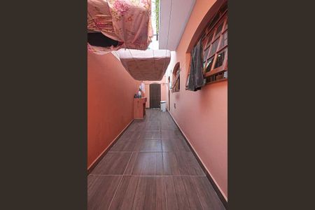 Casa à venda com 450m², 3 quartos e 8 vagasCorredor Lateral