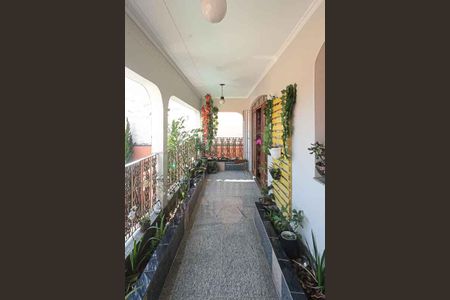 Casa à venda com 450m², 3 quartos e 8 vagasVaranda