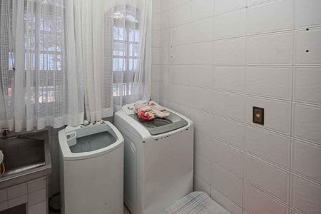 Casa à venda com 450m², 3 quartos e 8 vagasÁrea de Serviço