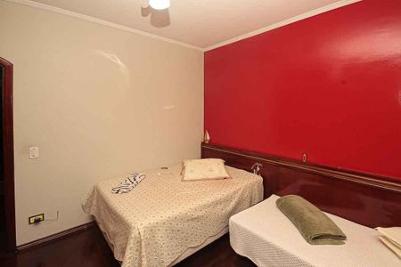 Casa à venda com 450m², 3 quartos e 8 vagasQuarto