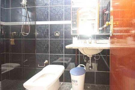 Casa à venda com 450m², 3 quartos e 8 vagasBanheiro da Suíte