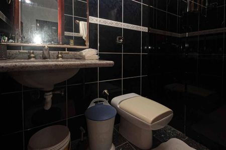 Casa à venda com 450m², 3 quartos e 8 vagasBanheiro Social