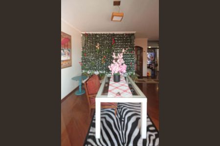 Casa à venda com 450m², 3 quartos e 8 vagasSala 3