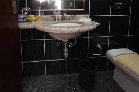 Casa à venda com 450m², 3 quartos e 8 vagasBanheiro da Garagem