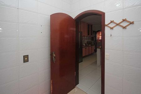 Casa à venda com 450m², 3 quartos e 8 vagasÁrea de Serviço