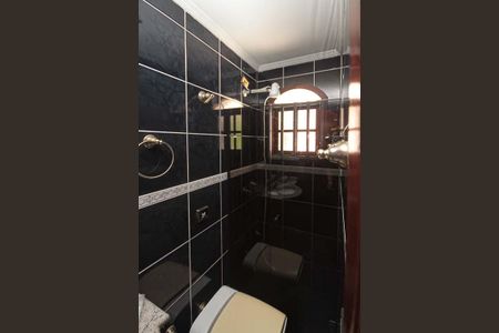 Casa à venda com 450m², 3 quartos e 8 vagasBanheiro da Garagem