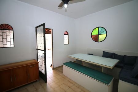 Casa à venda com 280m², 3 quartos e 2 vagasCopa