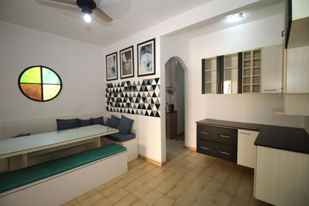 Casa à venda com 280m², 3 quartos e 2 vagasCopa