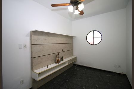 Casa à venda com 280m², 3 quartos e 2 vagasSala