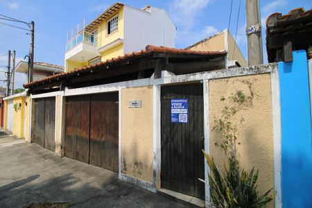Casa à venda com 280m², 3 quartos e 2 vagasFachada da casa