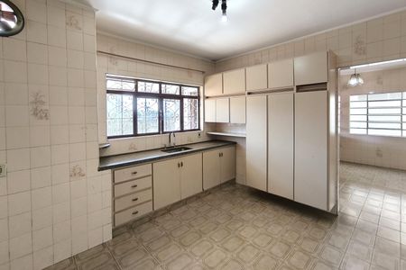 Casa à venda com 285m², 3 quartos e sem vaga Casa à venda com 285m², 3 quartos e sem vagaCozinha