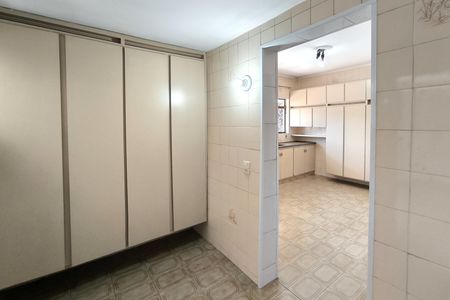 Casa à venda com 285m², 3 quartos e sem vaga Casa à venda com 285m², 3 quartos e sem vagaCozinha