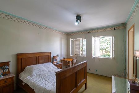 Casa à venda com 250m², 3 quartos e 2 vagas Casa à venda com 250m², 3 quartos e 2 vagasQuarto 1 - Suíte