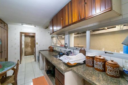Casa à venda com 250m², 3 quartos e 2 vagas Casa à venda com 250m², 3 quartos e 2 vagasCozinha