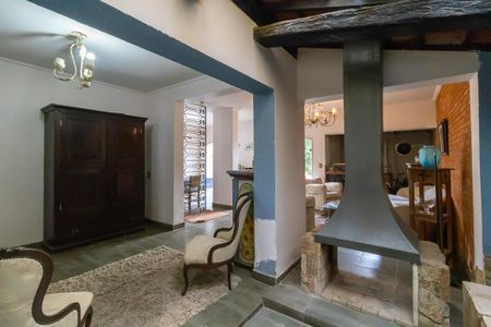 Casa à venda com 250m², 3 quartos e 2 vagas Casa à venda com 250m², 3 quartos e 2 vagasSala