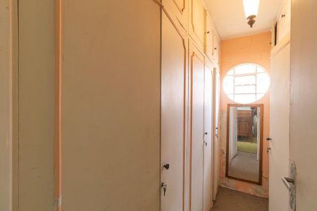 Casa à venda com 250m², 3 quartos e 2 vagas Casa à venda com 250m², 3 quartos e 2 vagasQuarto 1 - Suíte