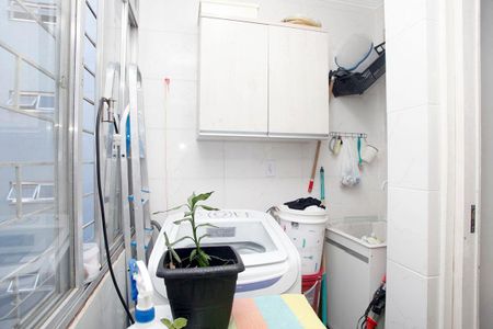 Apartamento à venda com 77m², 3 quartos e sem vagaCozinha + Área de Serviço