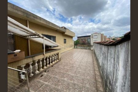 Casa à venda com 175m², 4 quartos e 2 vagasFoto 02