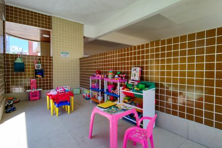 Apartamento para alugar com 55m², 1 quarto e 1 vaga Apartamento para alugar com 55m², 1 quarto e 1 vagaÁrea comum - Playground